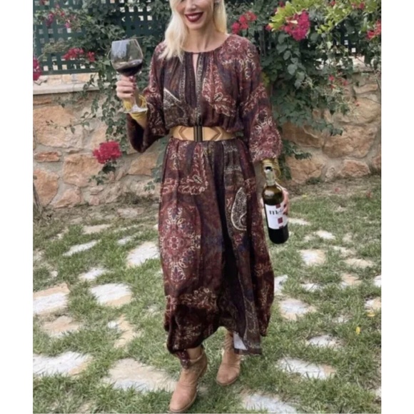 Zara Dresses & Skirts - Zara Printed Midi Dress, Brick